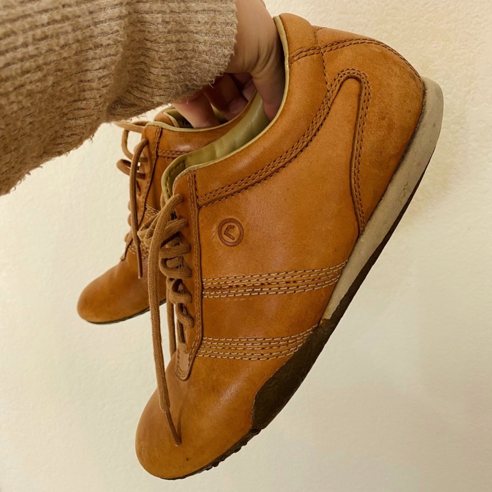 Vintage brown camel cognac leather sneakers shoes